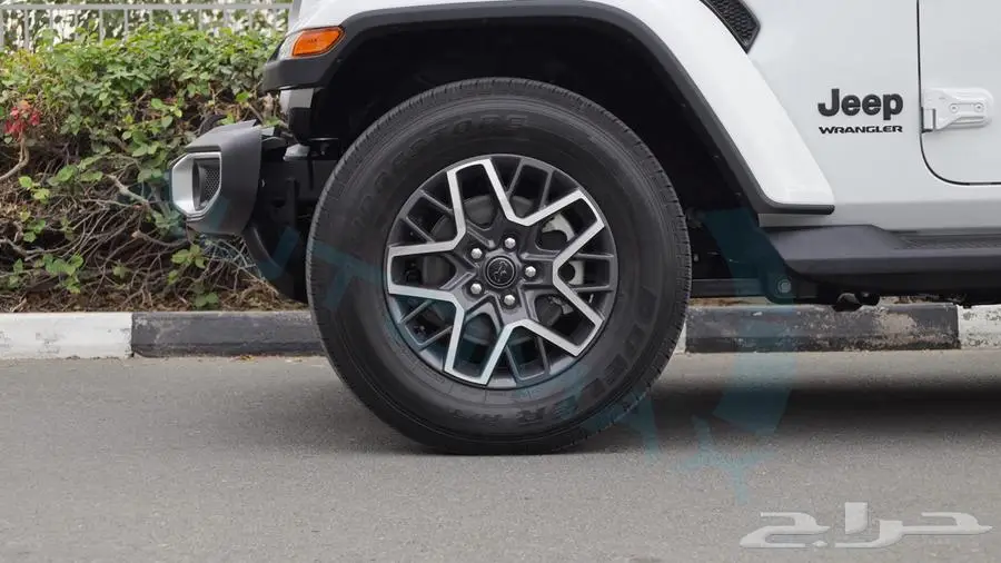 2025 JEEP WRANGLER UNLIMITED SAHARA I4 2.0T 4X4 GCC 0KmS 32