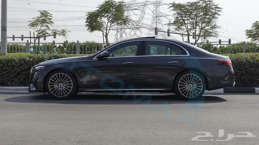 مرسيدس بنز e200 AMG kit خليجي اصفار مع ضمان الوكيل 25