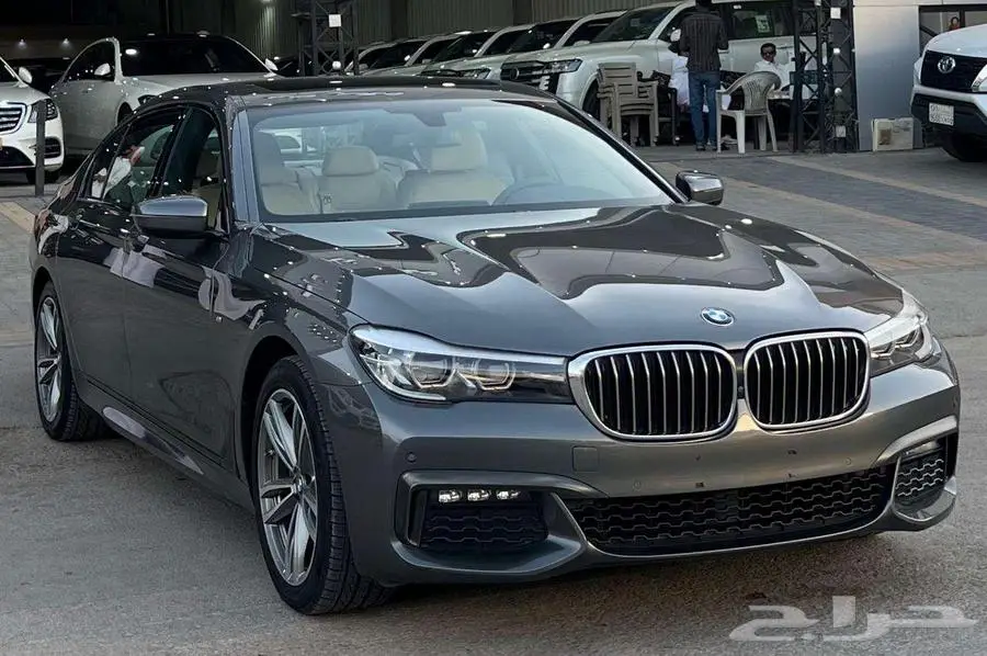 بي ام دبليو 730 موديل 2019-معرض خلف للسيارات 3