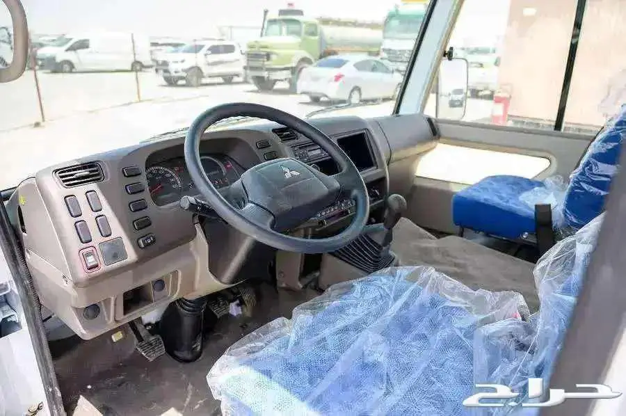 ميتسوبيشي روزا باص 26 راكب ديزل موديل 2024 4