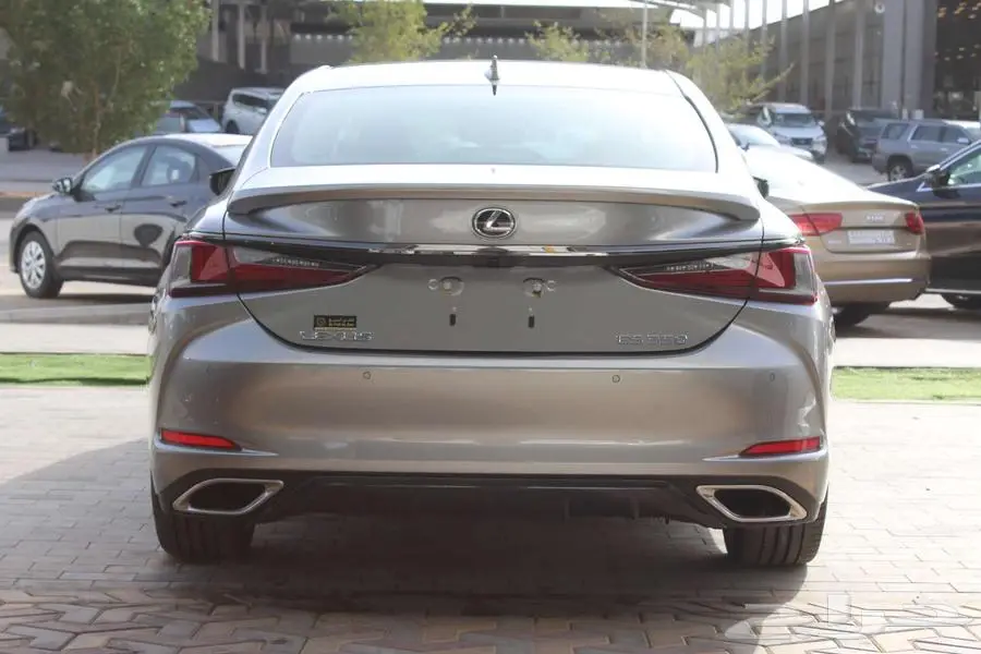 لكزس - ES350 F Sport - خليجي - 2025 - فل كامل 18