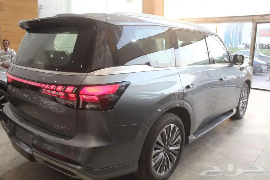 إنفينيتي QX80 سينسورى 2025 3
