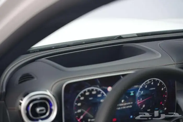 مرسيدس GLC 200 Coupe موديل 2025 أصفار خليجي أبيض جملي 7