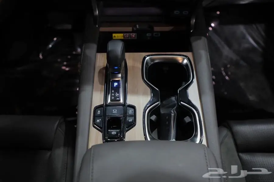 ليكزس RX 350 BB فل كامل بانوراما جلد بنزين موديل 2025 17