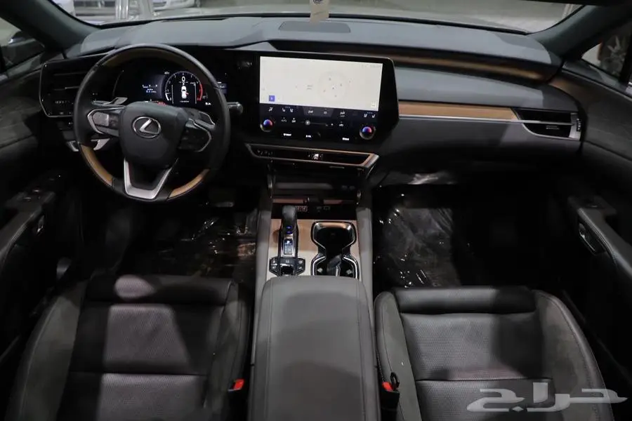 ليكزس RX 350 BB فل كامل بانوراما جلد بنزين موديل 2025 15