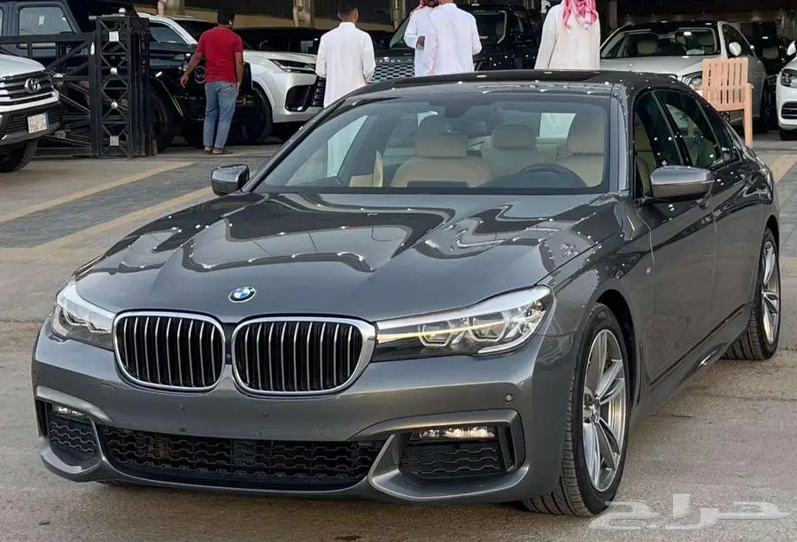 بي ام دبليو 730 موديل 2019-معرض خلف للسيارات 4