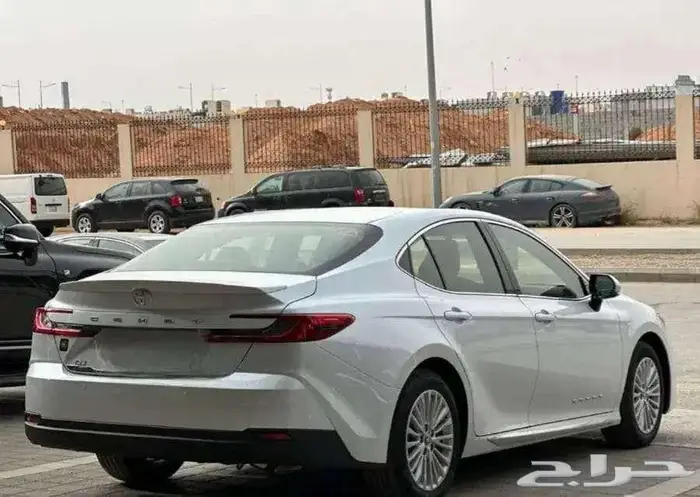 كامري LE بنزين 2025 قسطها بدون دفعه اولي بدون رسوم أقل قسط 3