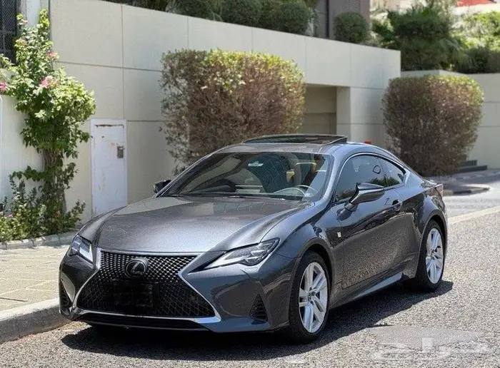 للبيع لكزس RC300 موديل 2023 1