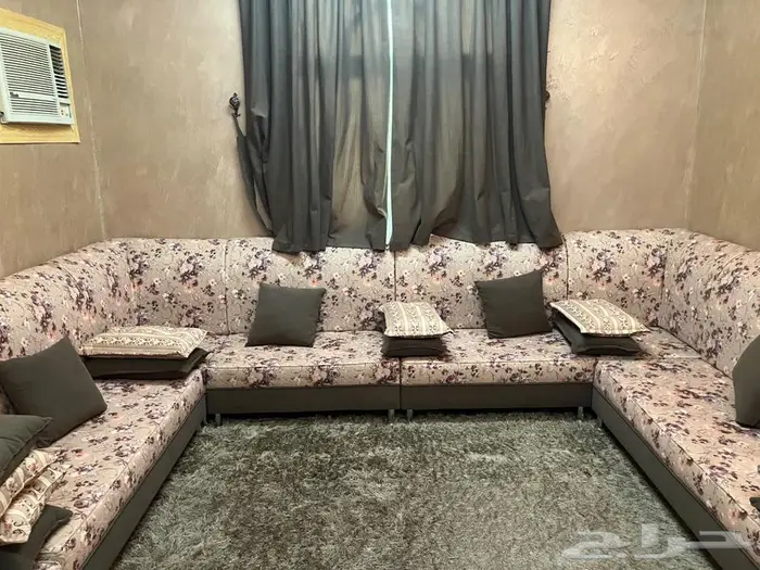 كنب أرضي وموكيت للبيع 0