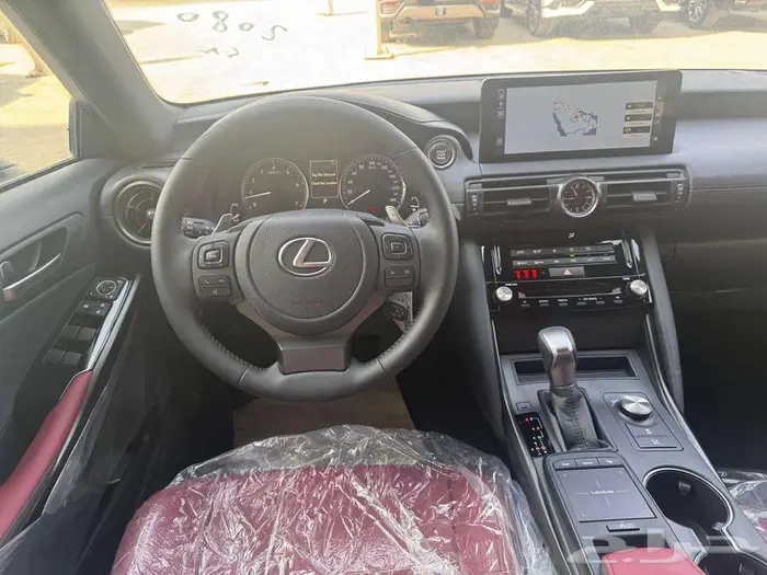 عرض خاص لكزس is350 cc 2024 بالنقد والتقسيط 3