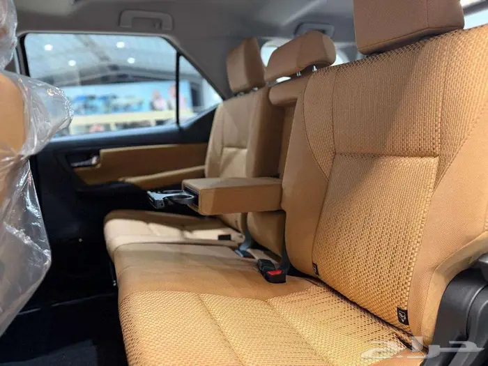 فورتشنر GX2 2025   سيارة عائلية بقوة دفع مميزة - بسعر مميز 11