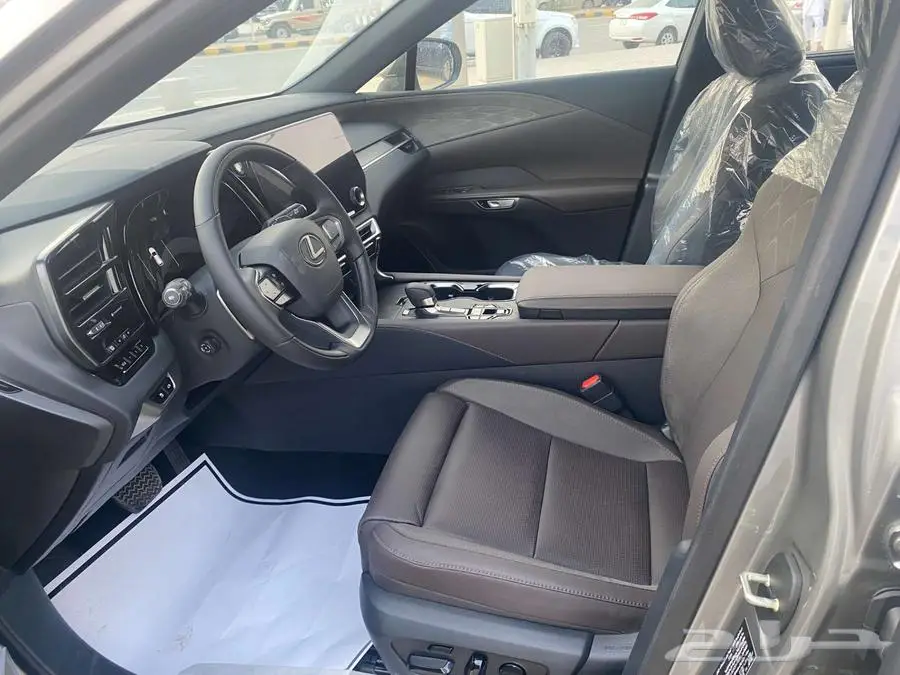 لكزس RX 350 BB 2025بريمي (ابيض -تيتانيوم - اسود) 38