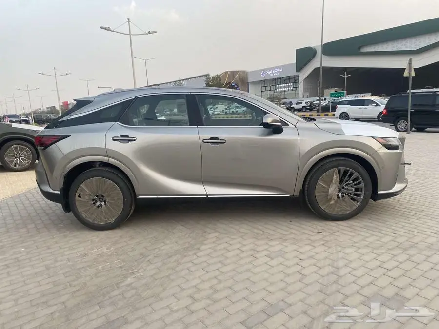 لكزس RX 350 BB 2025بريمي (ابيض -تيتانيوم - اسود) 31