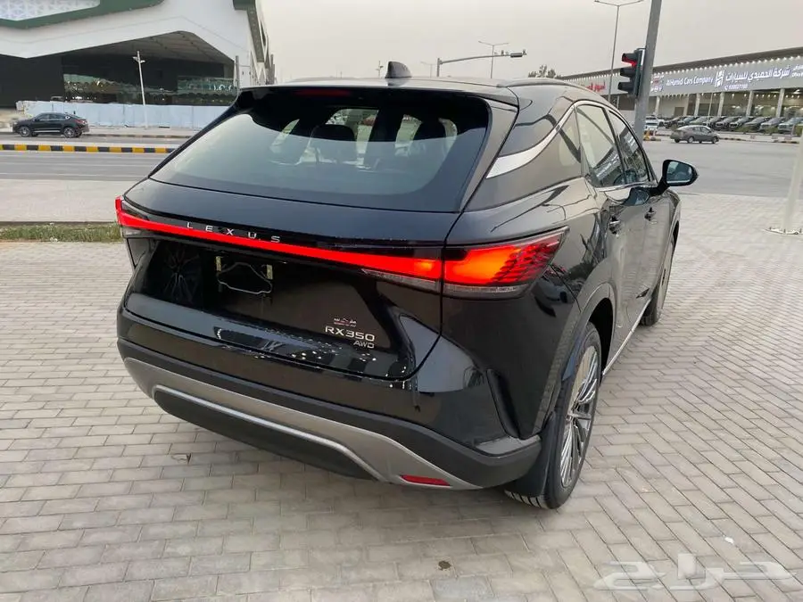 لكزس RX 350 BB 2025بريمي (ابيض -تيتانيوم - اسود) 11