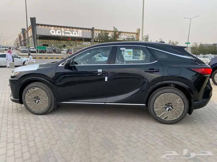 لكزس RX 350 BB 2025بريمي (ابيض -تيتانيوم - اسود) 3