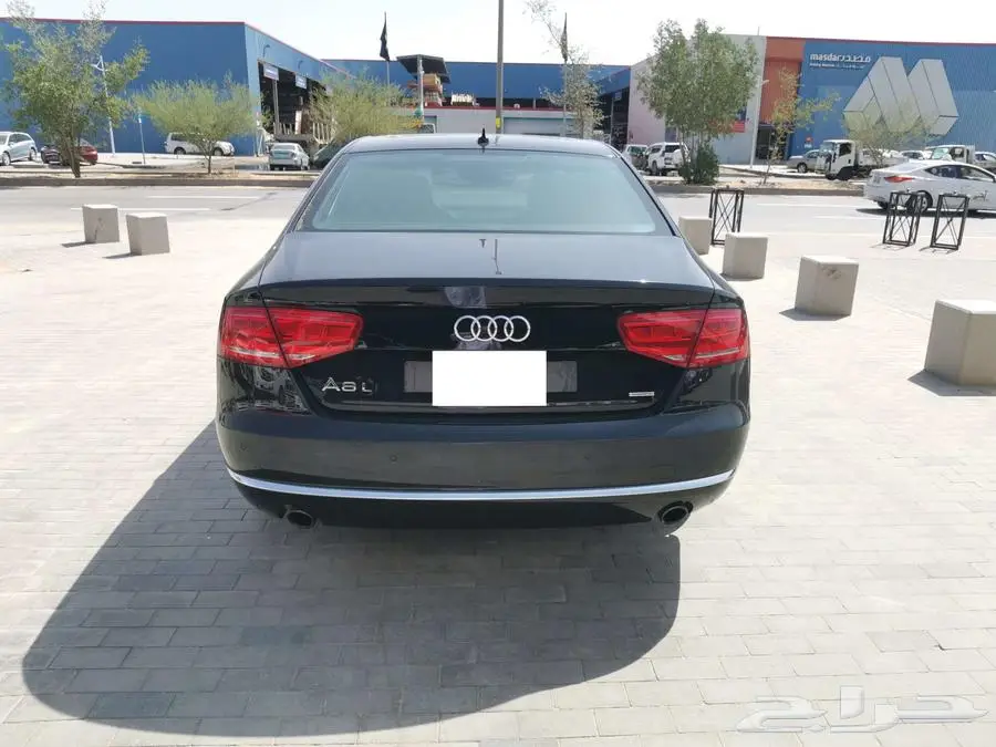 اودي A8 L موديل 2013 اللون اسود 6