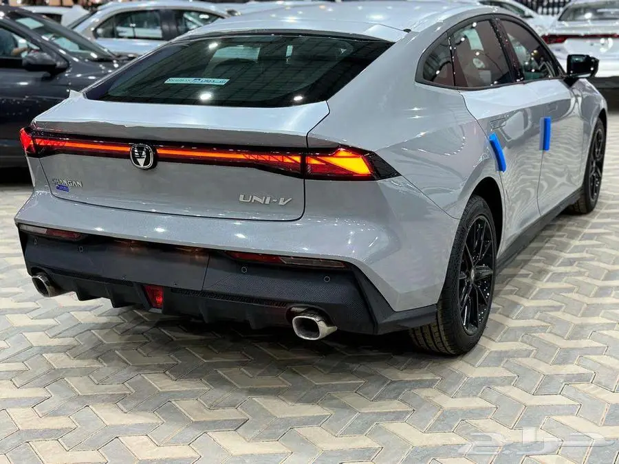 شانجان UNI V ايليت 2026 7