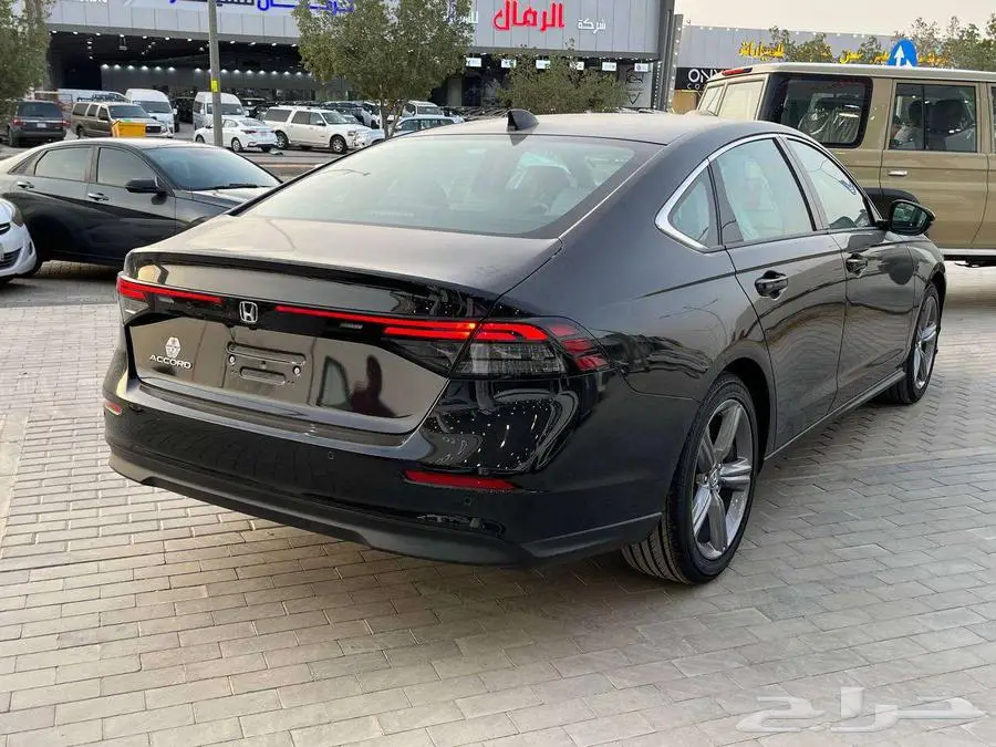 هوندا اكورد EX نص فل م 2025 اسود - سعودي 5