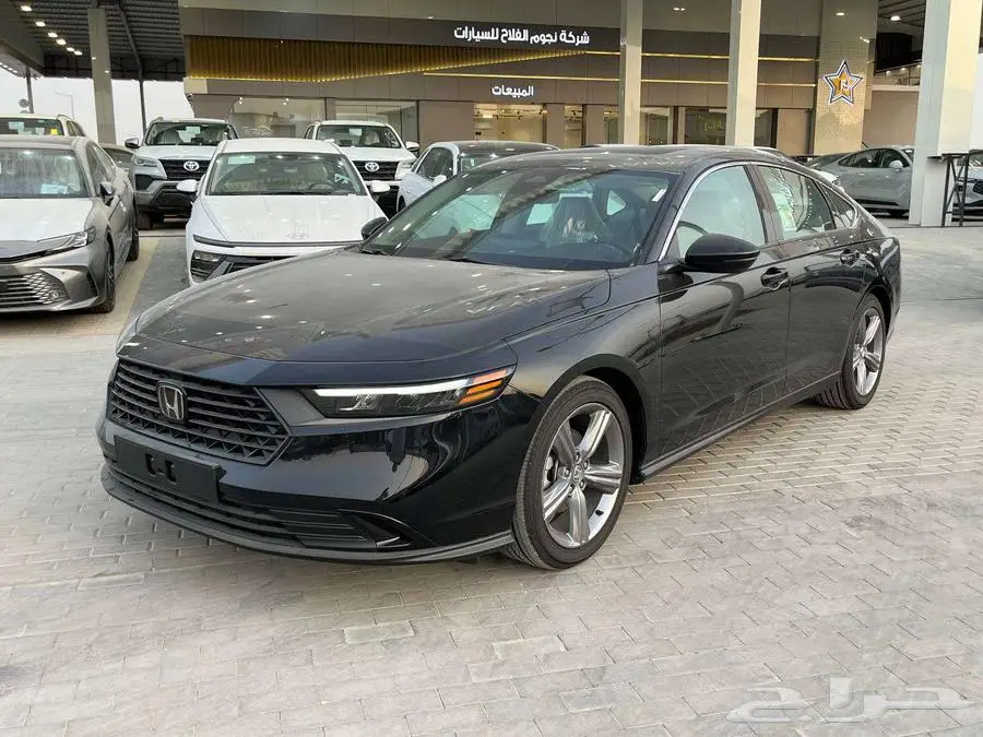 هوندا اكورد EX نص فل م 2025 اسود - سعودي 3