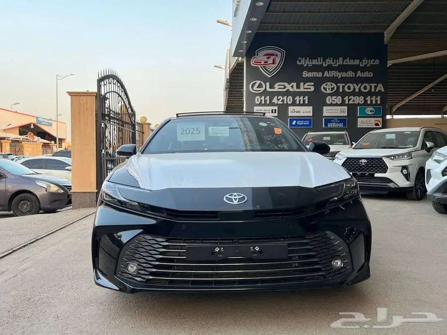 تويوتا كامري جراندي بنزين 2025 متاح اساط و كاش 1
