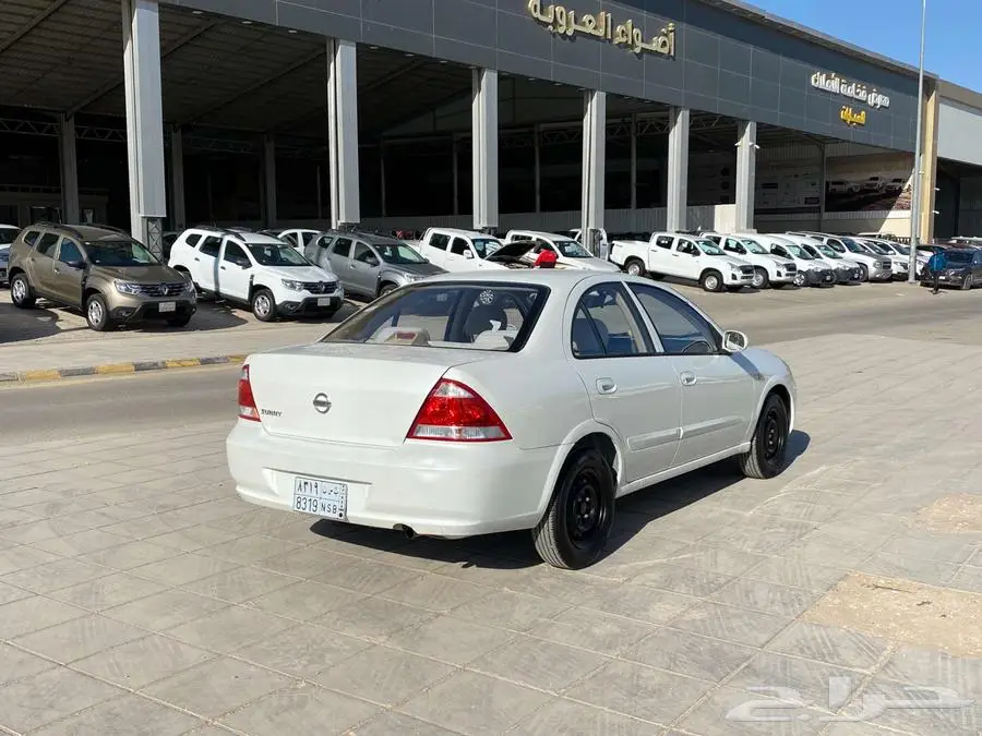 نيسان صني ستاندر 2011 4