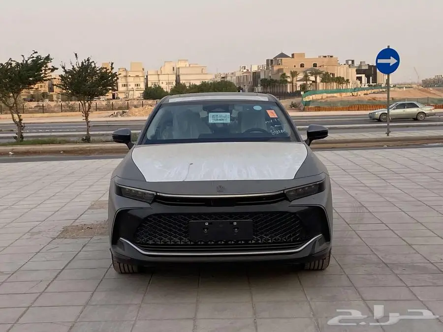 تويوتا كراون هايبرد 2025 4