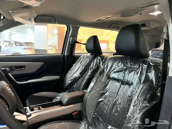 تويوتا فيلوز GLX 2025 3