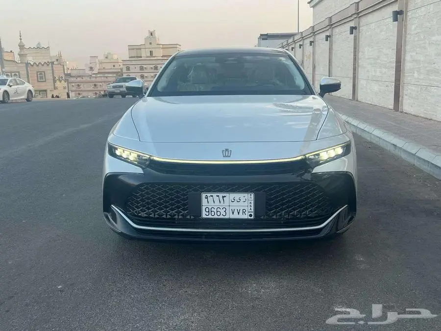 كراون ماجيستا فل أبيض هايبرد 2023 ماشيه قليل 0