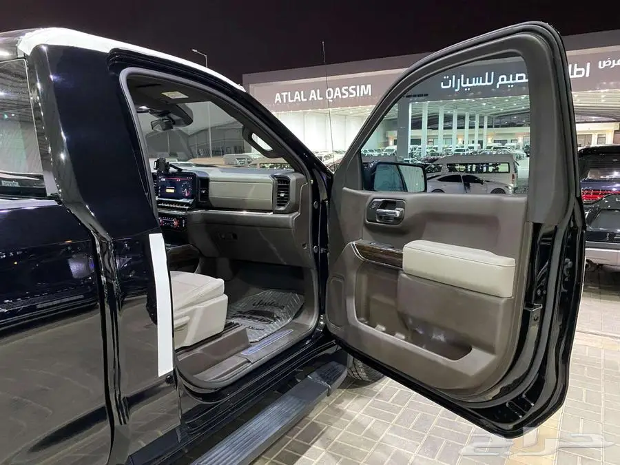 جمس سييرا 2024 اسود اليفيشن نص فل غماره بنزين ماشيه 11000كم 34