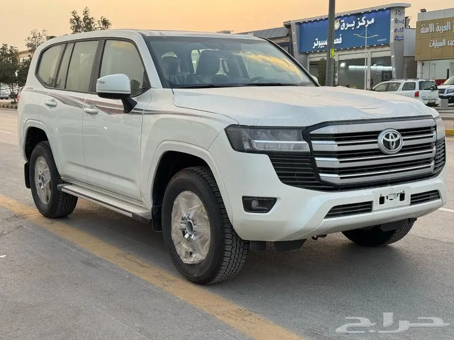 تويوتا لاندكروزر 2025 بريمي GXR L2 بنك أقساط ودفعتين 50 50 2