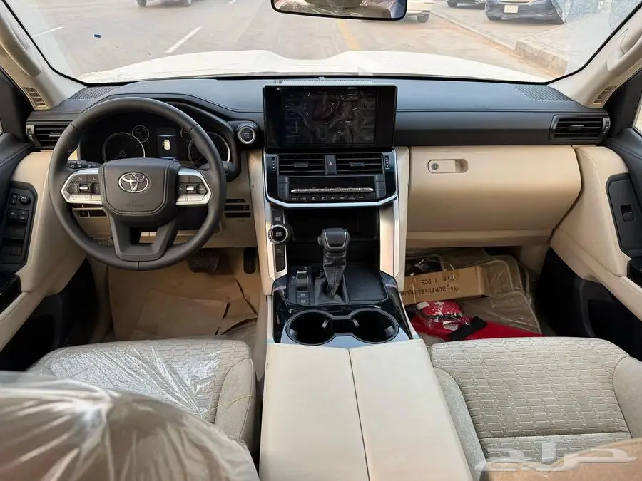 تويوتا لاندكروزر 2025 بريمي GXR L2 بنك أقساط ودفعتين 50 50 10