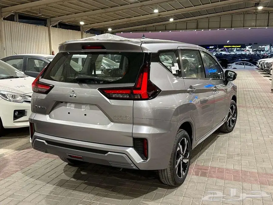 عرض خااص ميتسوبيشي اكسباندر HL موديل 2025 جميع الالوان 3