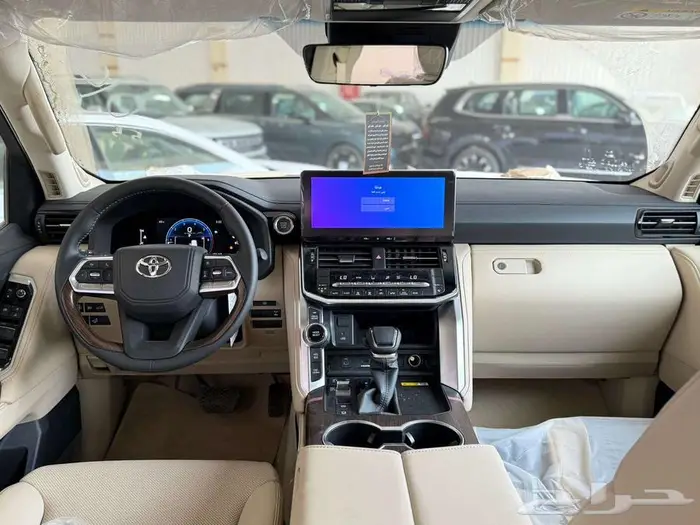 تويوتا لاندكروزر GXR L5 S الساير بنزين موديل 2025 3
