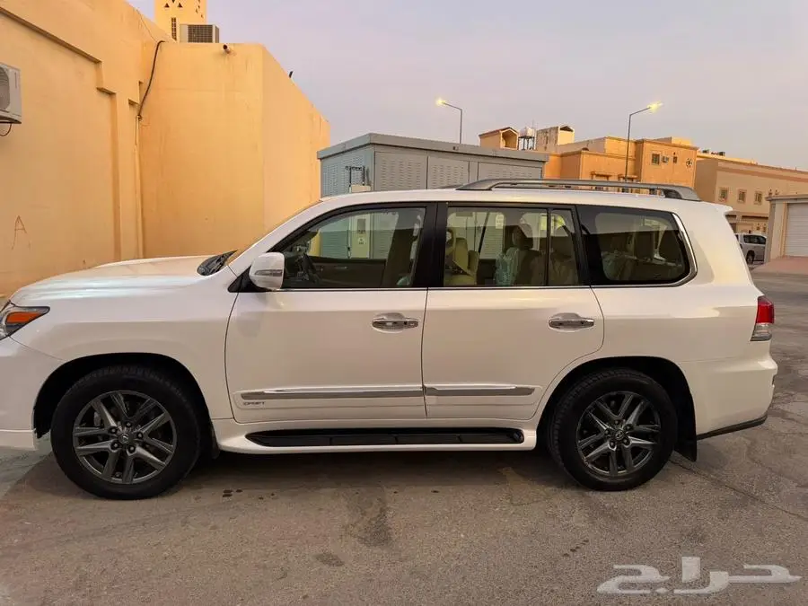 لكزس LX 570 2015 1