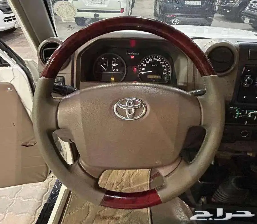 للبيع جيب مصندق 2010 سعودي V6 ( عداد قليل ) 22