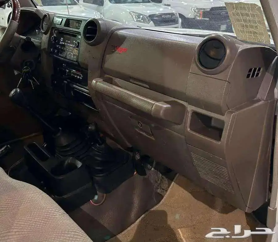 للبيع جيب مصندق 2010 سعودي V6 ( عداد قليل ) 26