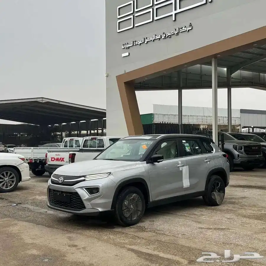 تويوتا اوربان كروز 2025 GLX جميع الفئات والوان اقساط - كاش 2