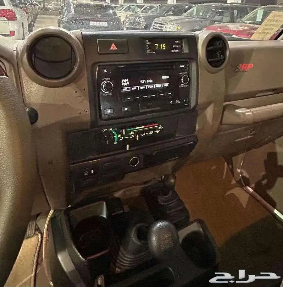 للبيع جيب مصندق 2010 سعودي V6 ( عداد قليل ) 23