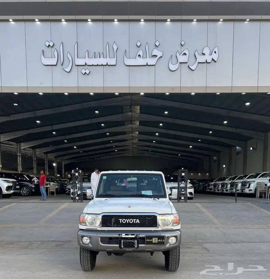 تويوتا جيب ربع موديل 2022-معرض خلف للسياترت 0