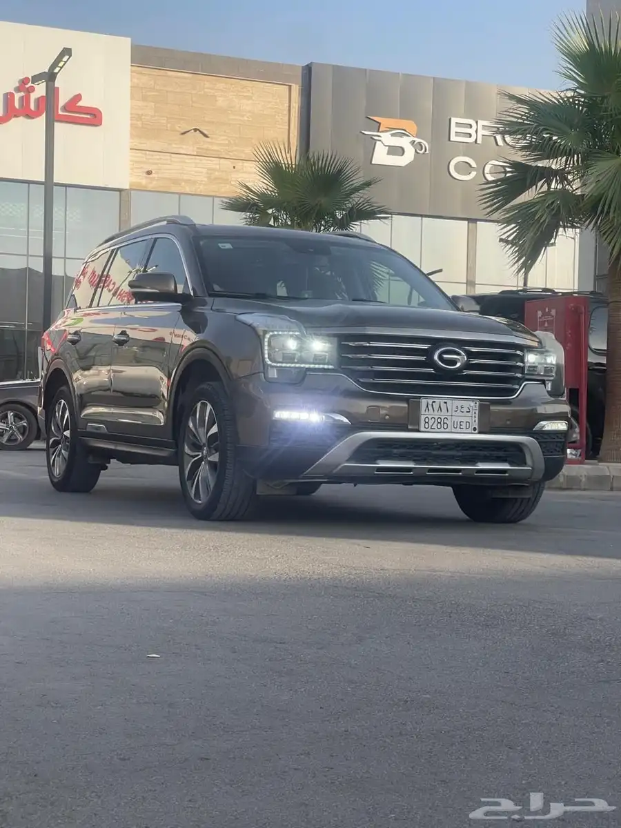 للبيع سيارة من شركة جاك  فئة السيارة GS8 2