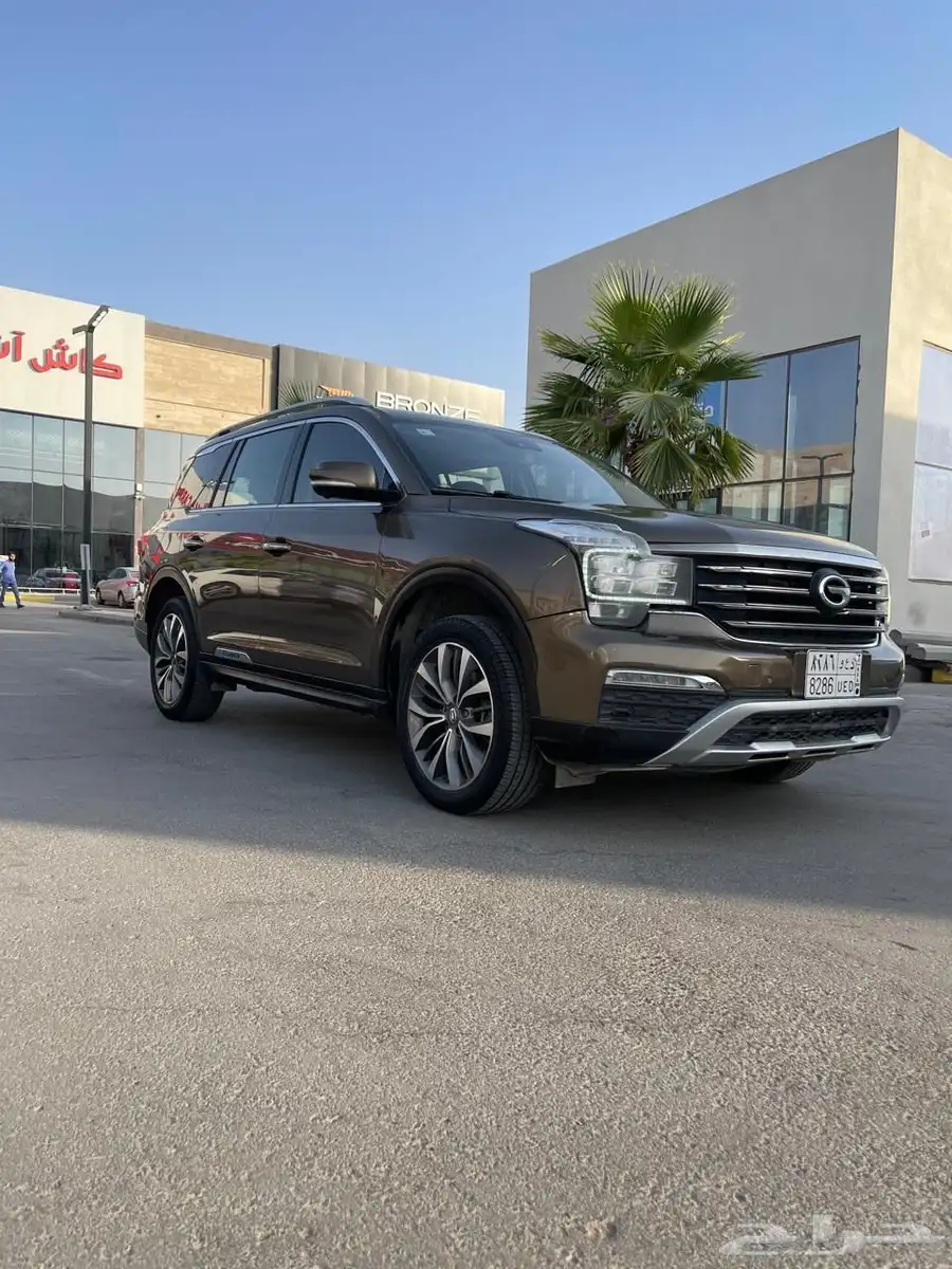 للبيع سيارة من شركة جاك  فئة السيارة GS8 1