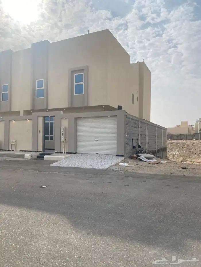 للبيع فيلا دبلكسيه في مدينة الهفوف حي الحمراء الأول 3