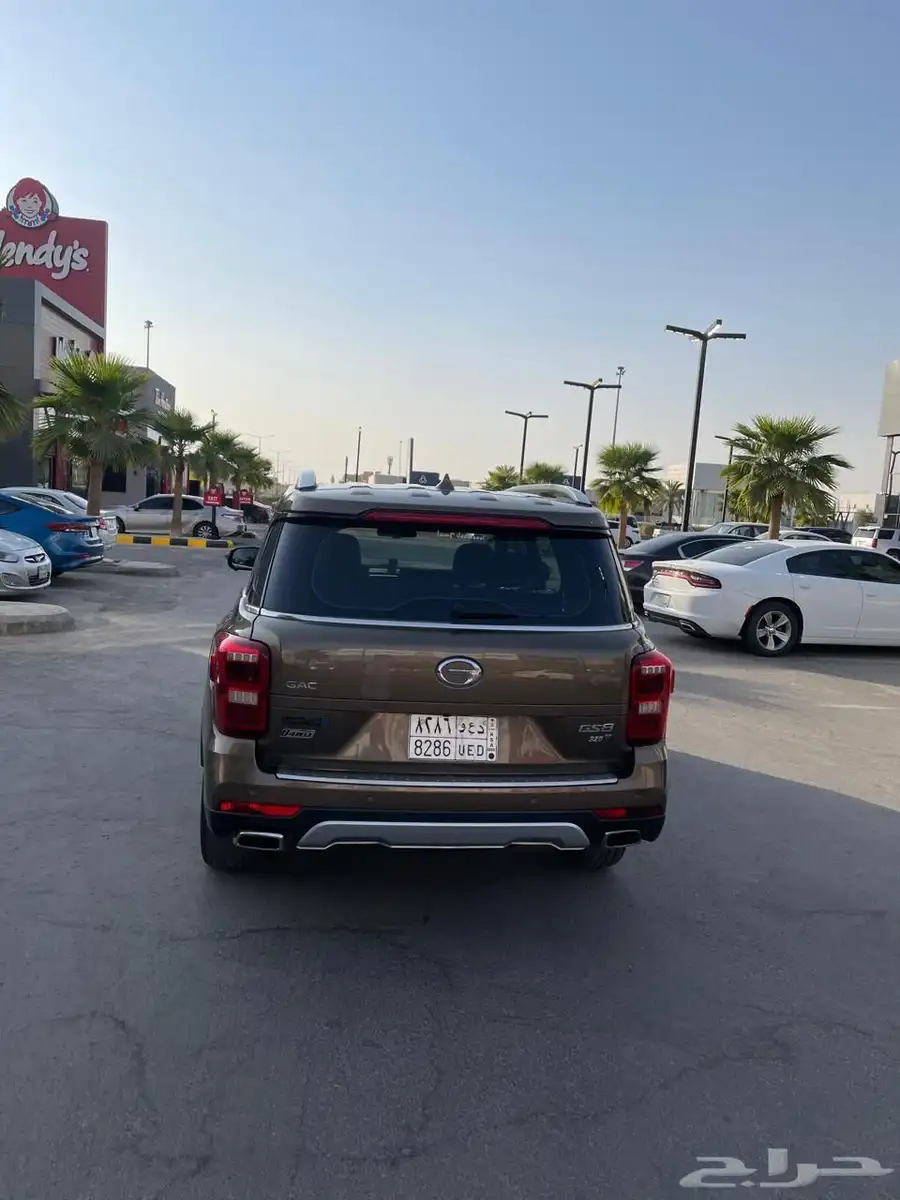 للبيع سيارة من شركة جاك  فئة السيارة GS8 8