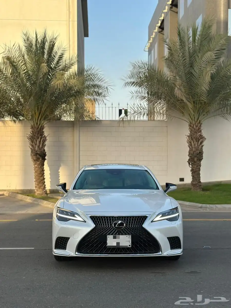 لكزس LS350 2024 شبه جديدة 2