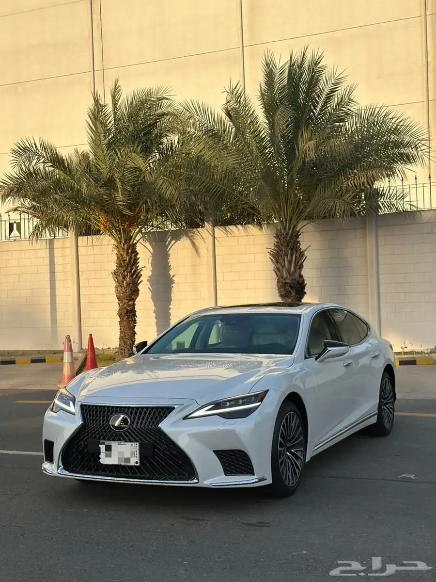 لكزس LS350 2024 شبه جديدة 3