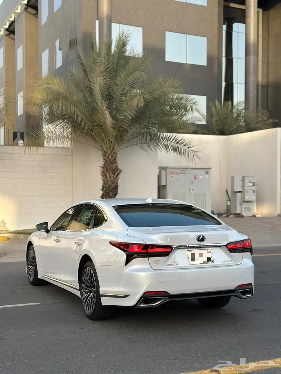 لكزس LS350 2024 شبه جديدة 12
