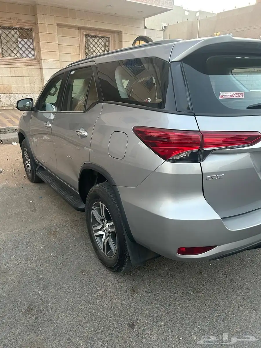 سيارة فورشنر 2020 0