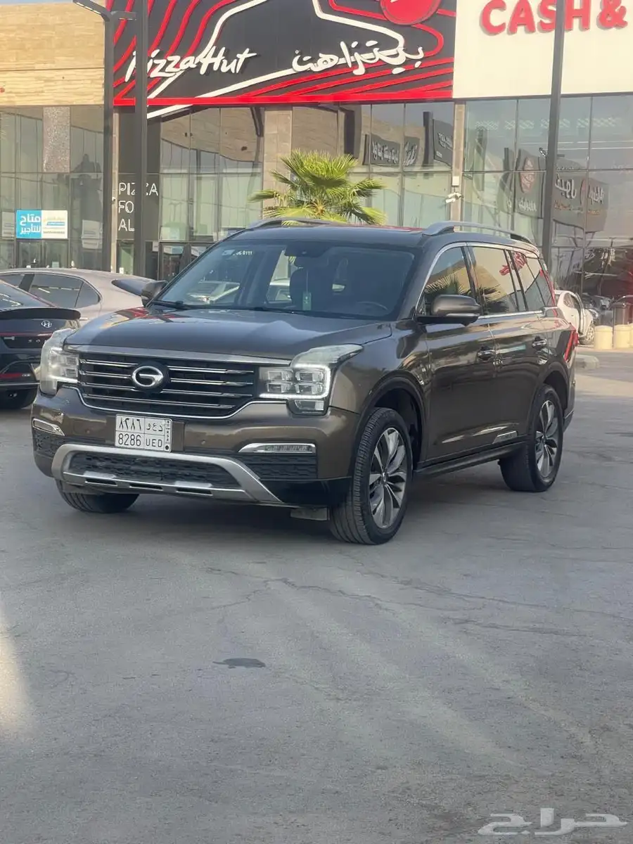 للبيع سيارة من شركة جاك  فئة السيارة GS8 0