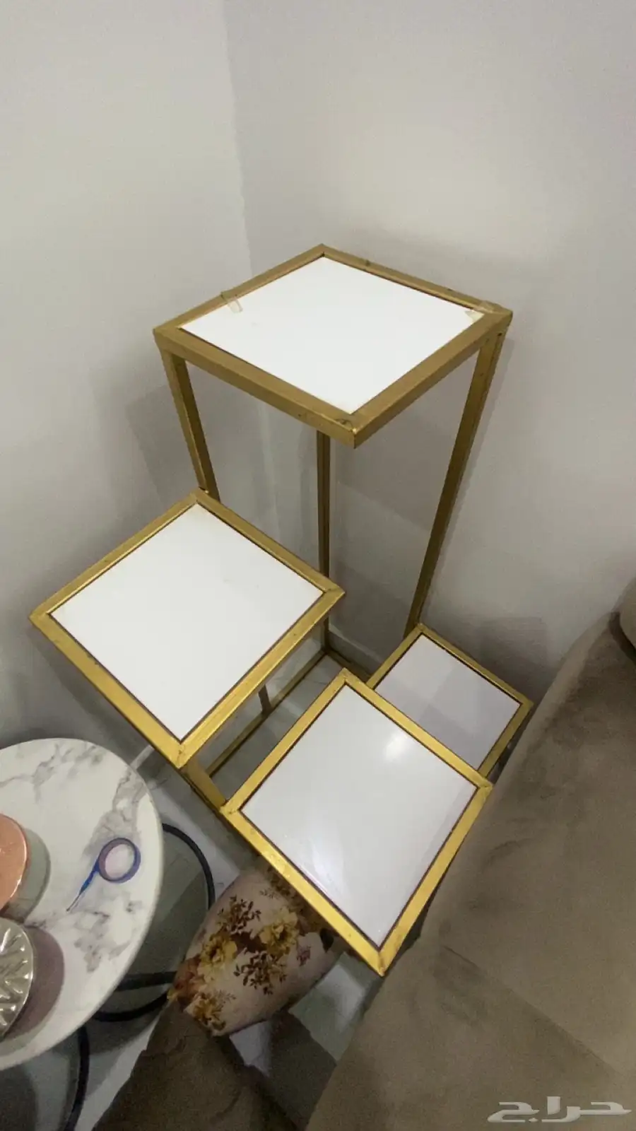 متوفر طاولة مدخل البيع 0