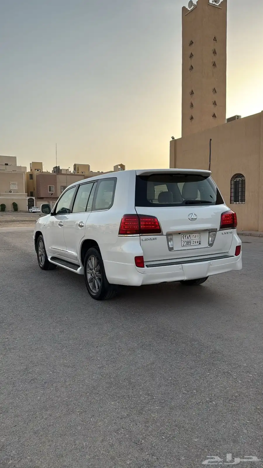 لكزس -2010-LX570-فلDD 4